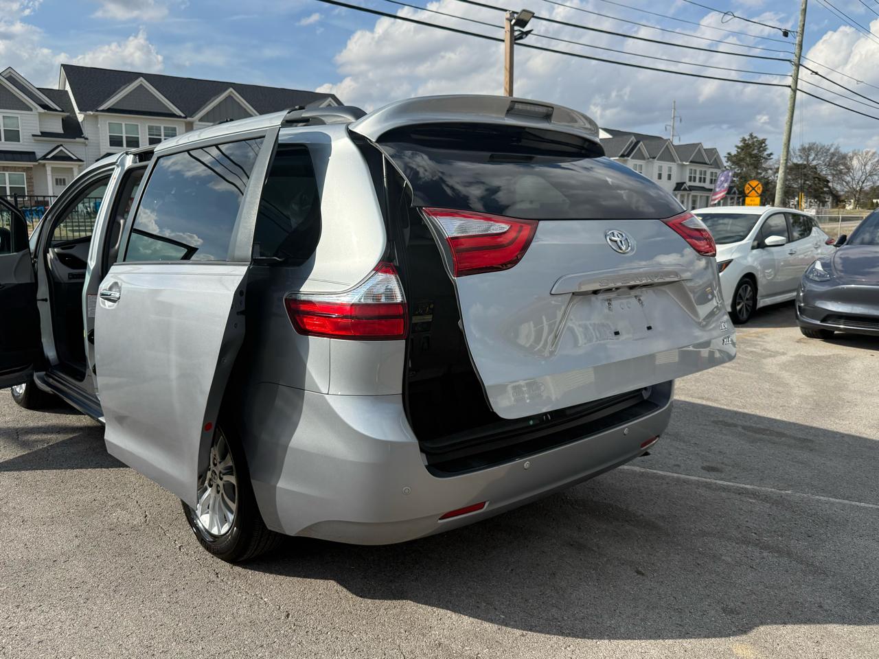 Toyota Sienna XLE FWD 8-Passenger V6 2016
