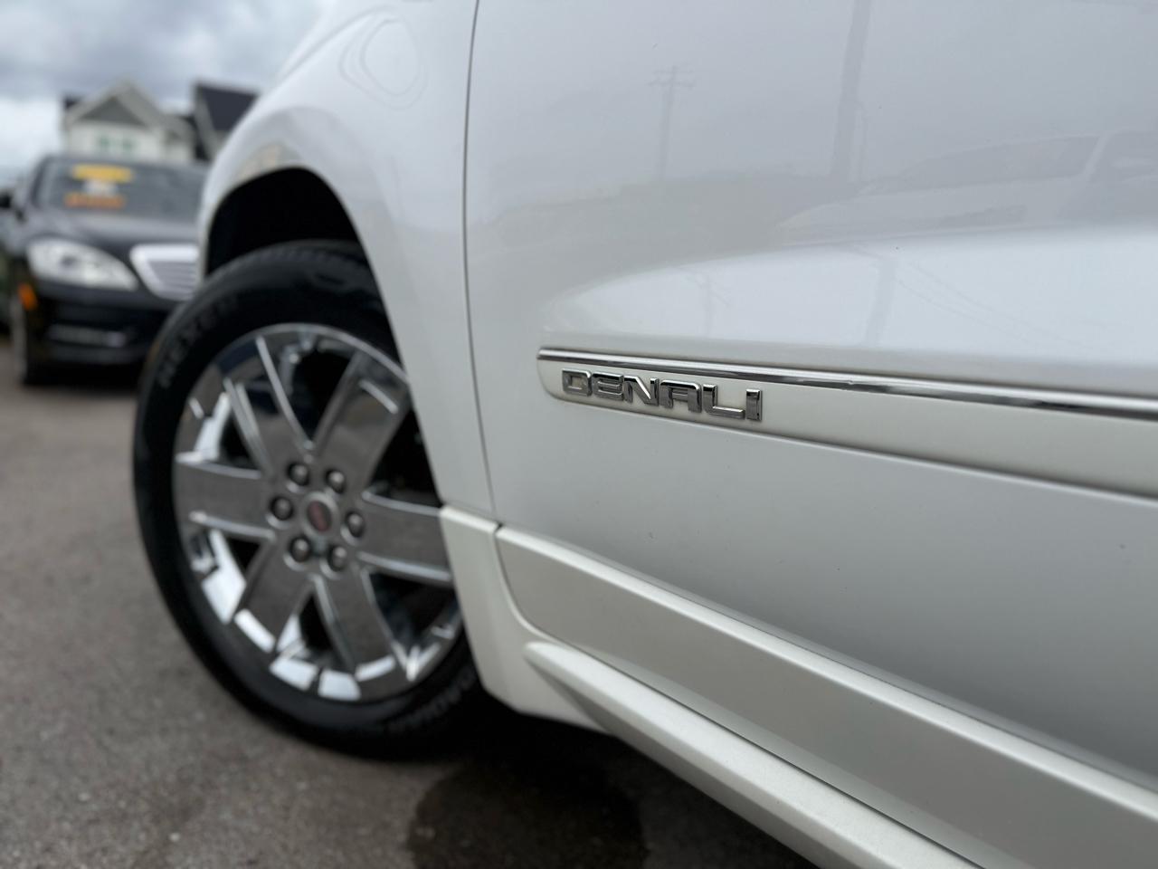 GMC Acadia Denali AWD 2016