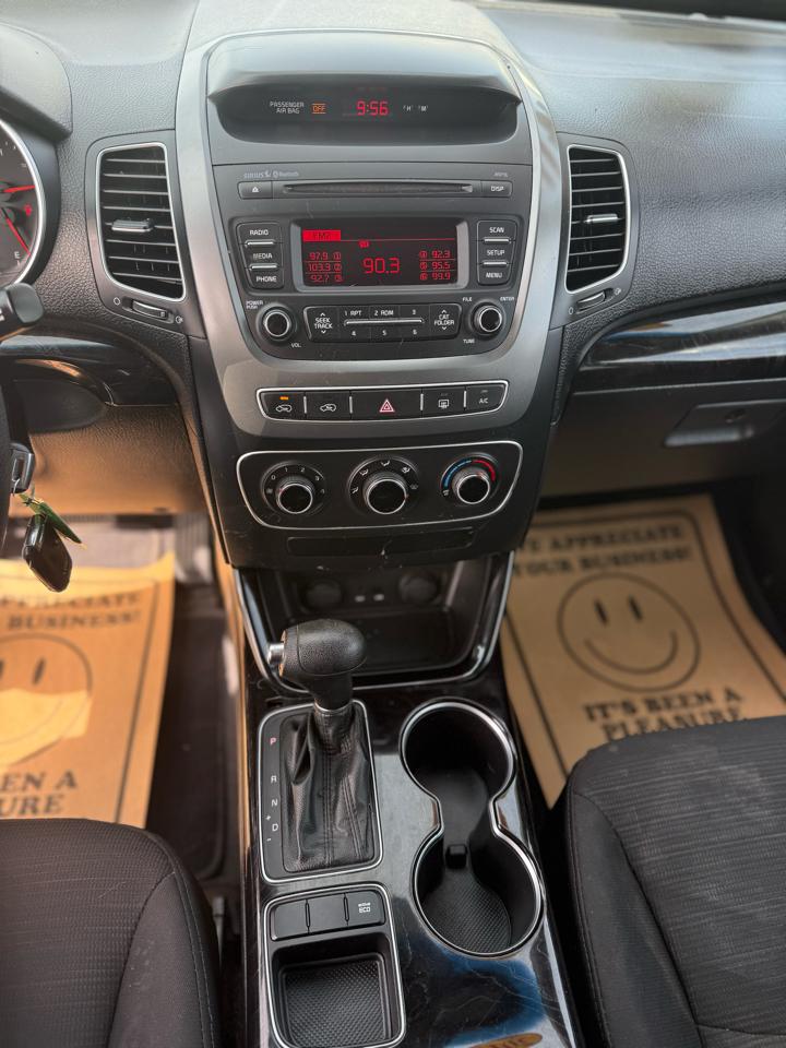 Kia Sorento LX 2WD 2015