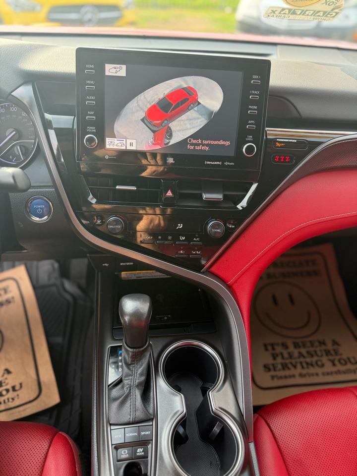 Toyota Camry Hybrid XSE 2021