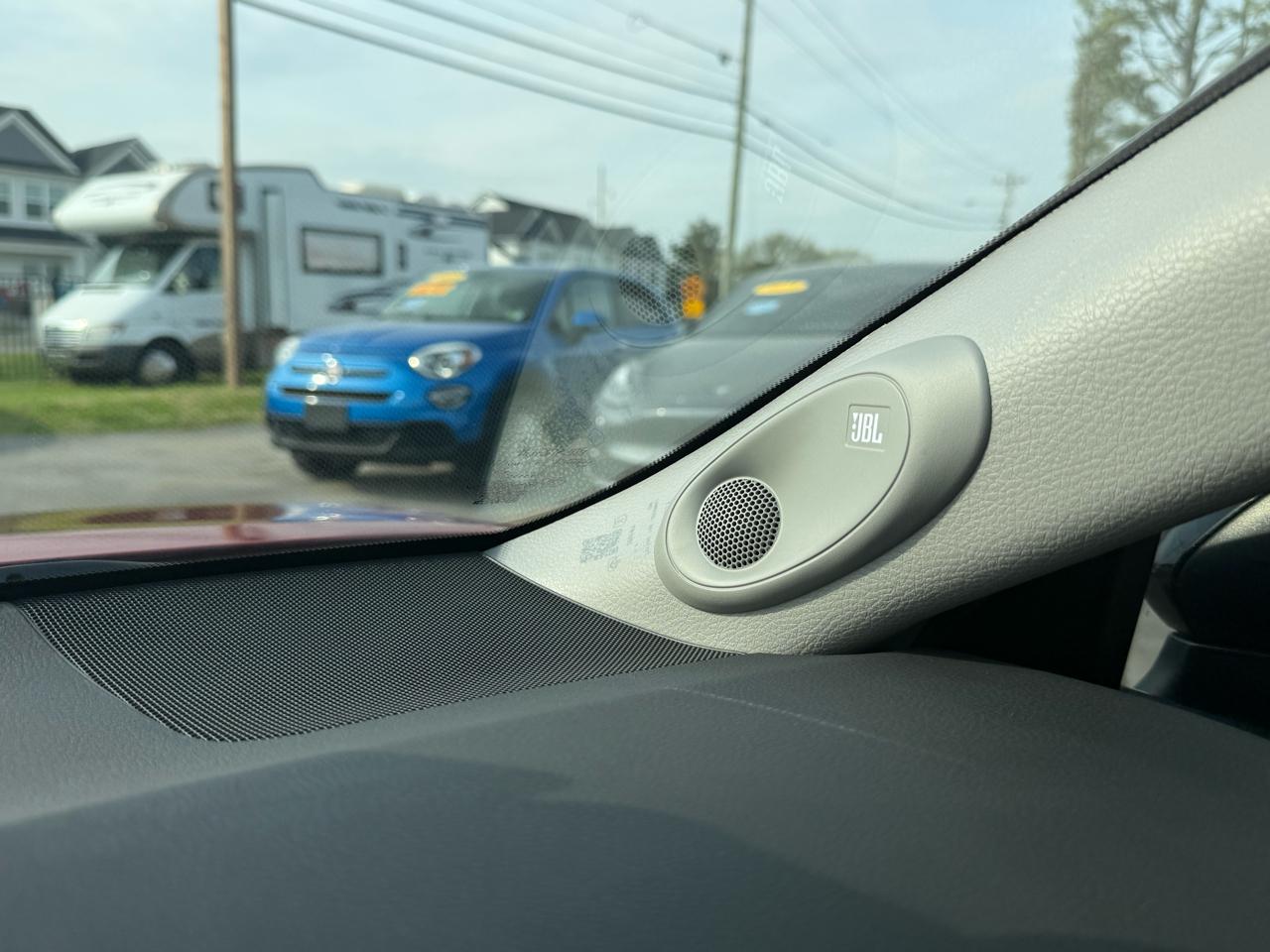 Toyota Camry Hybrid XSE 2021