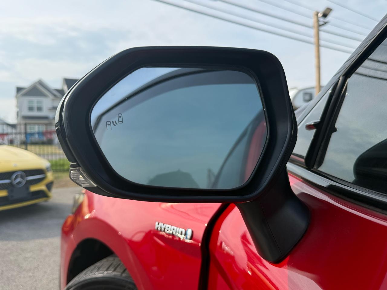 Toyota Camry Hybrid XSE 2021