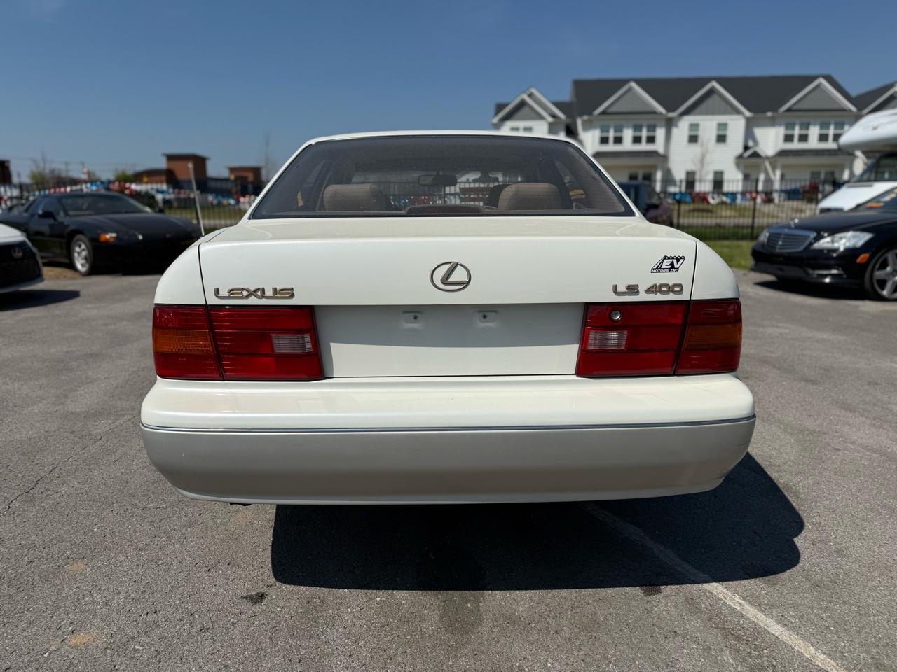 Lexus LS 400 Base 1996