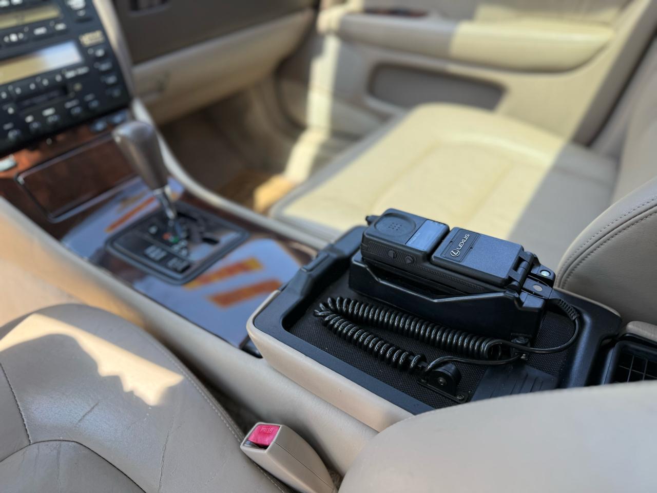 Lexus LS 400 Base 1996