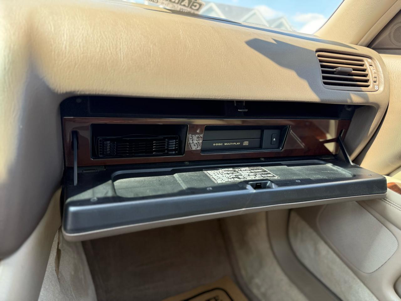 Lexus LS 400 Base 1996