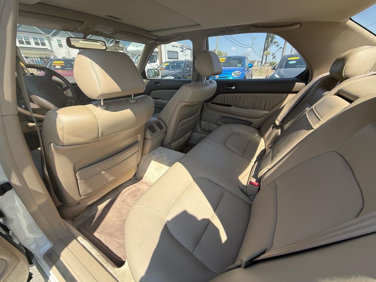 Lexus LS 400 Base 1996