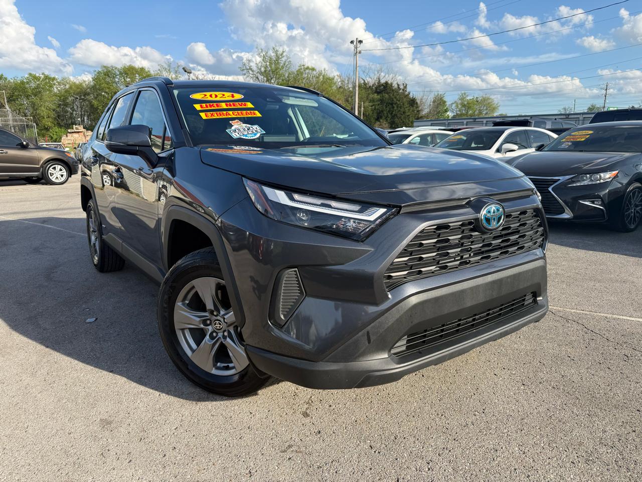 Toyota RAV4 Hybrid XLE 2024
