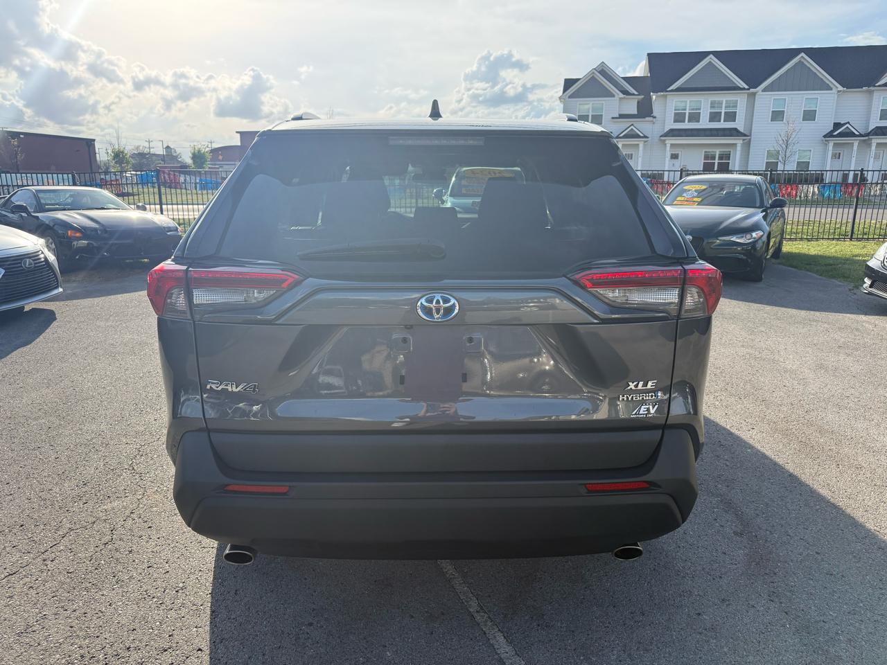 Toyota RAV4 Hybrid XLE 2024