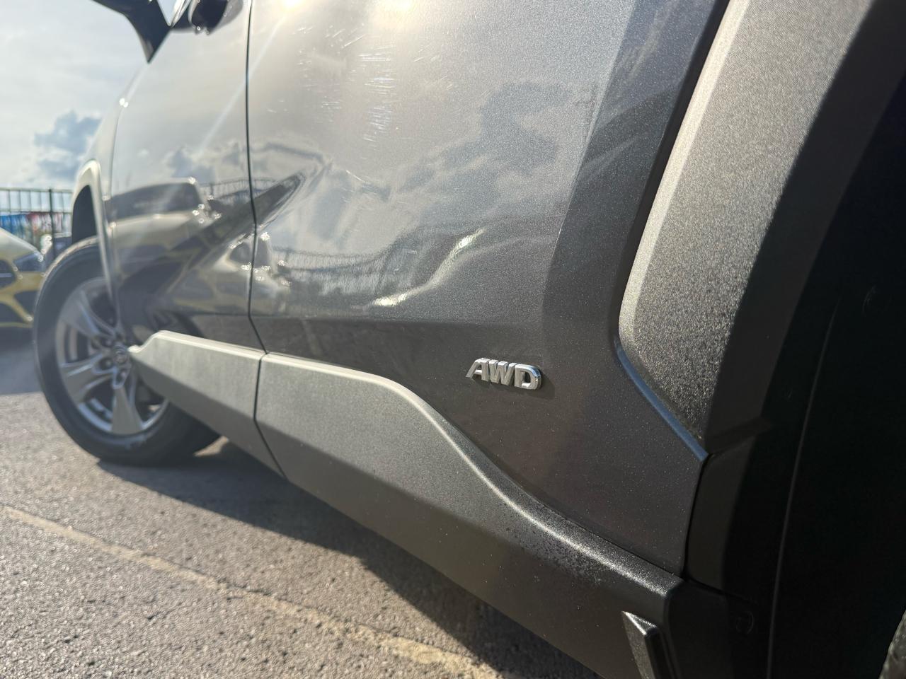 Toyota RAV4 Hybrid XLE 2024