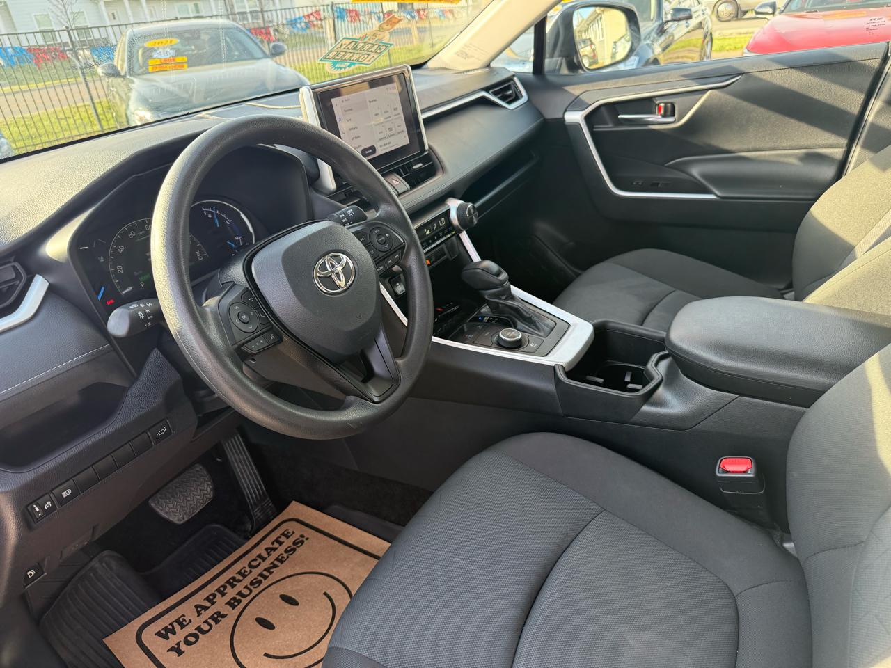 Toyota RAV4 Hybrid XLE 2024