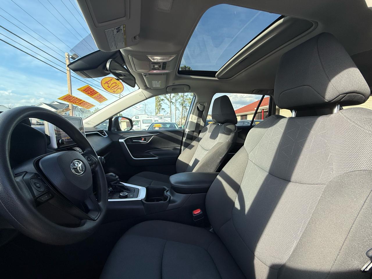 Toyota RAV4 Hybrid XLE 2024