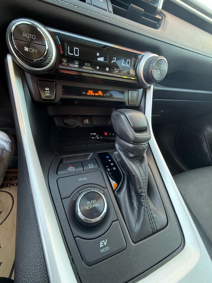 Toyota RAV4 Hybrid XLE 2024