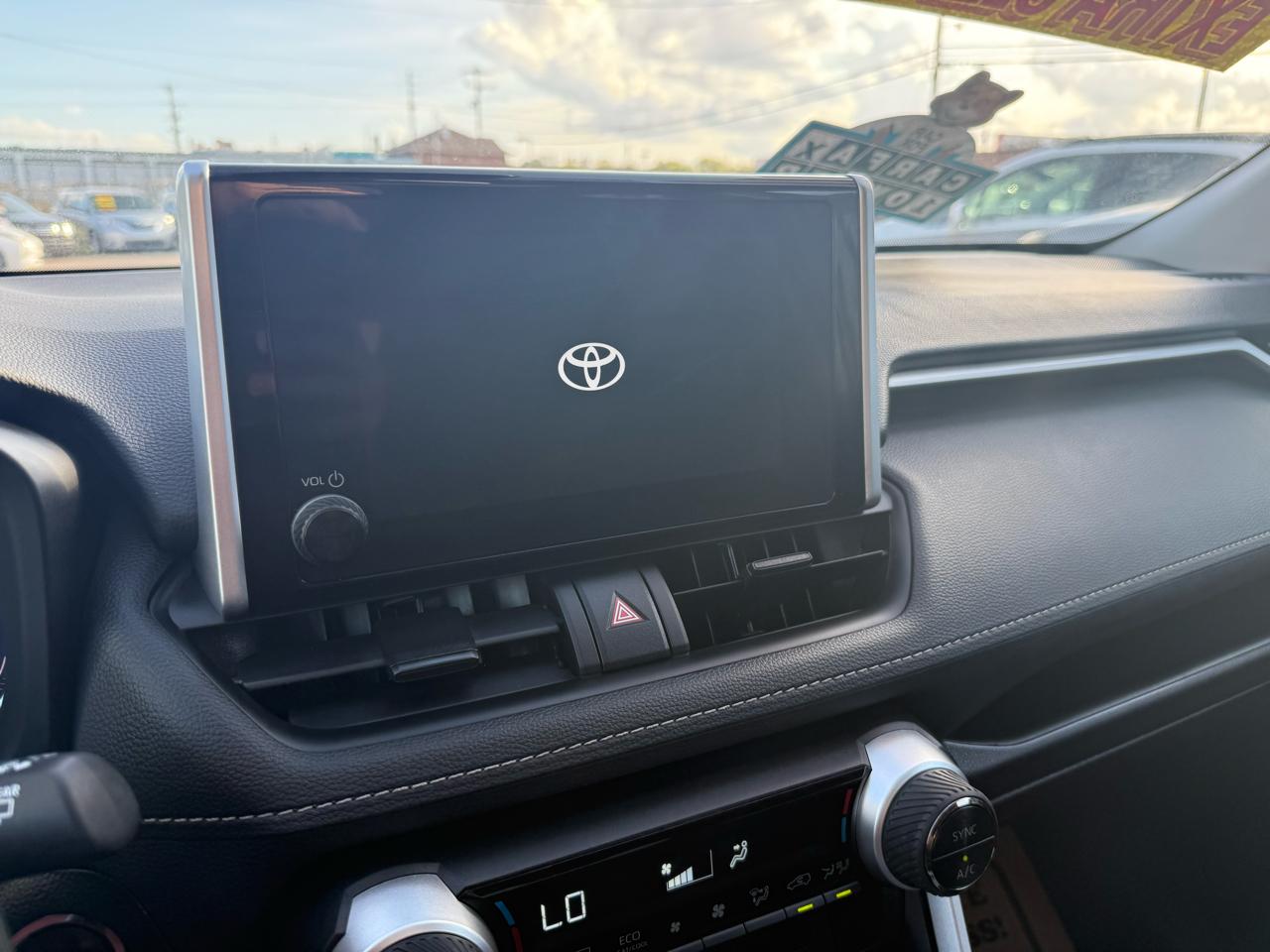 Toyota RAV4 Hybrid XLE 2024