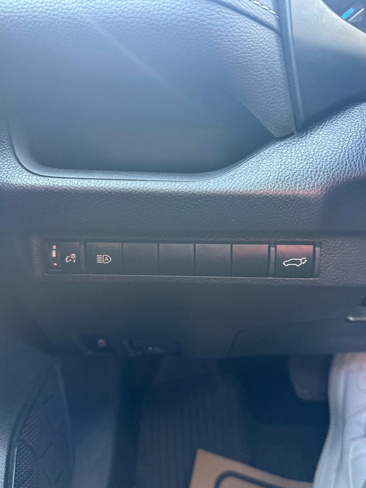 Toyota RAV4 Hybrid XLE 2024