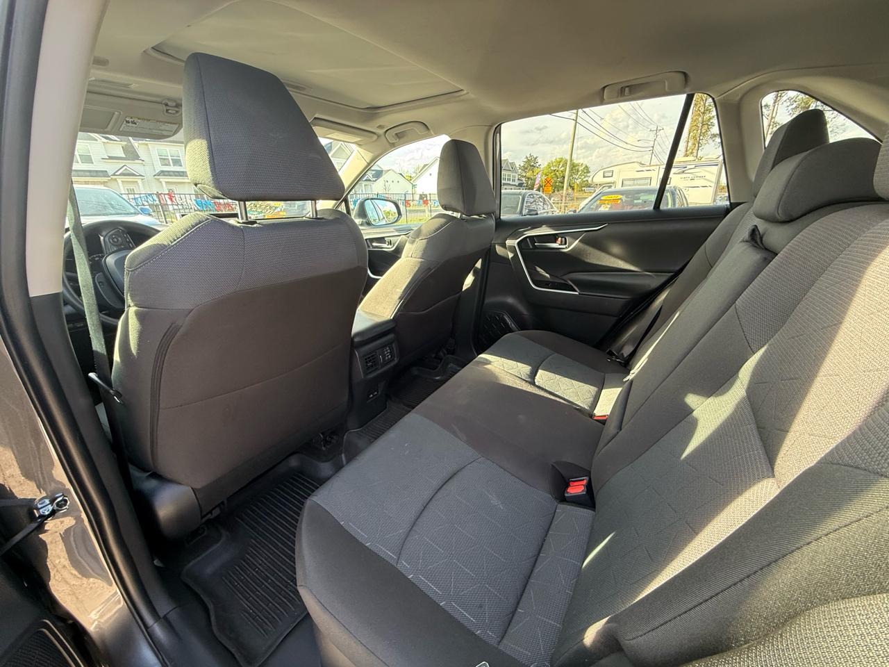 Toyota RAV4 Hybrid XLE 2024