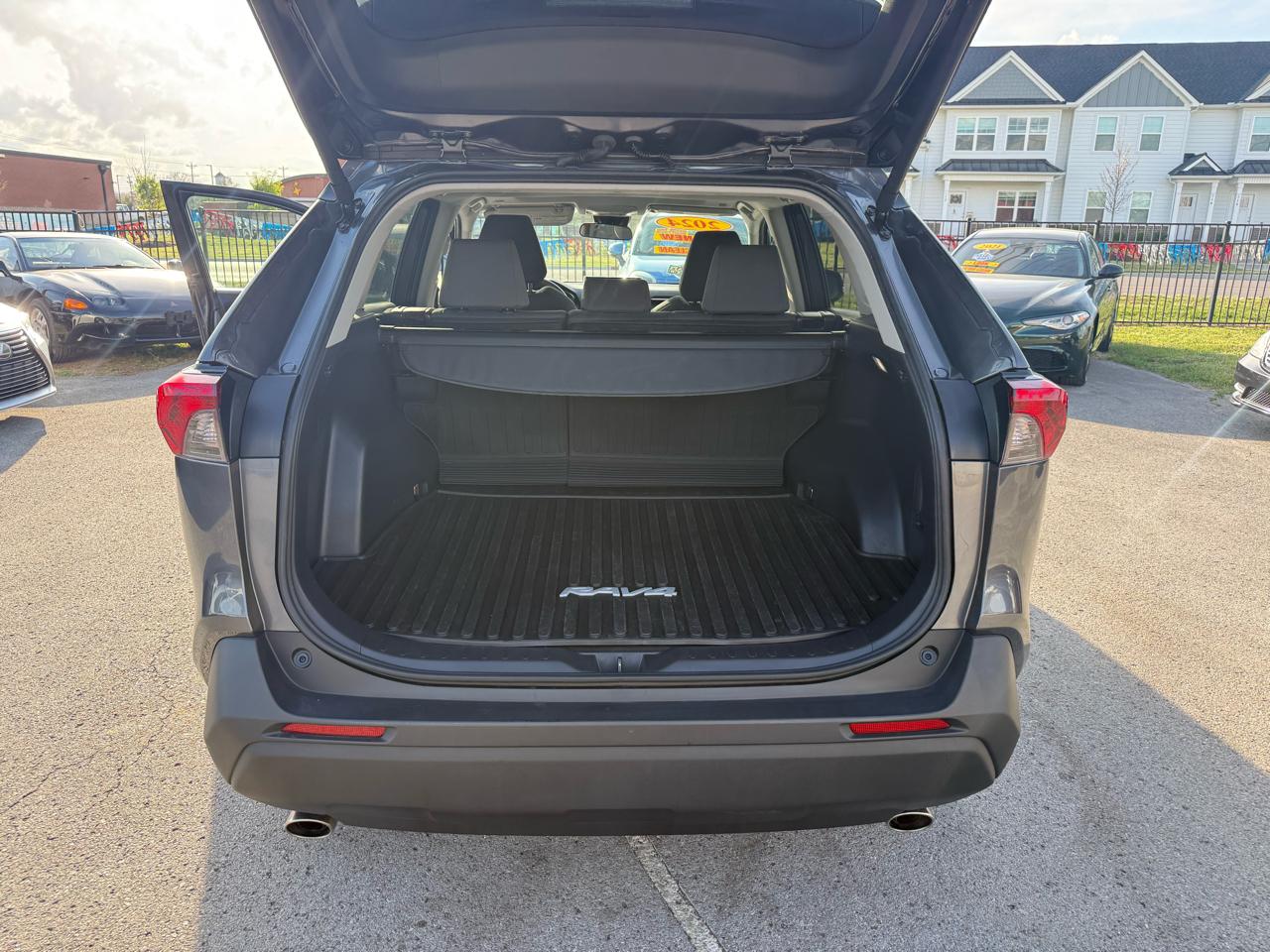 Toyota RAV4 Hybrid XLE 2024