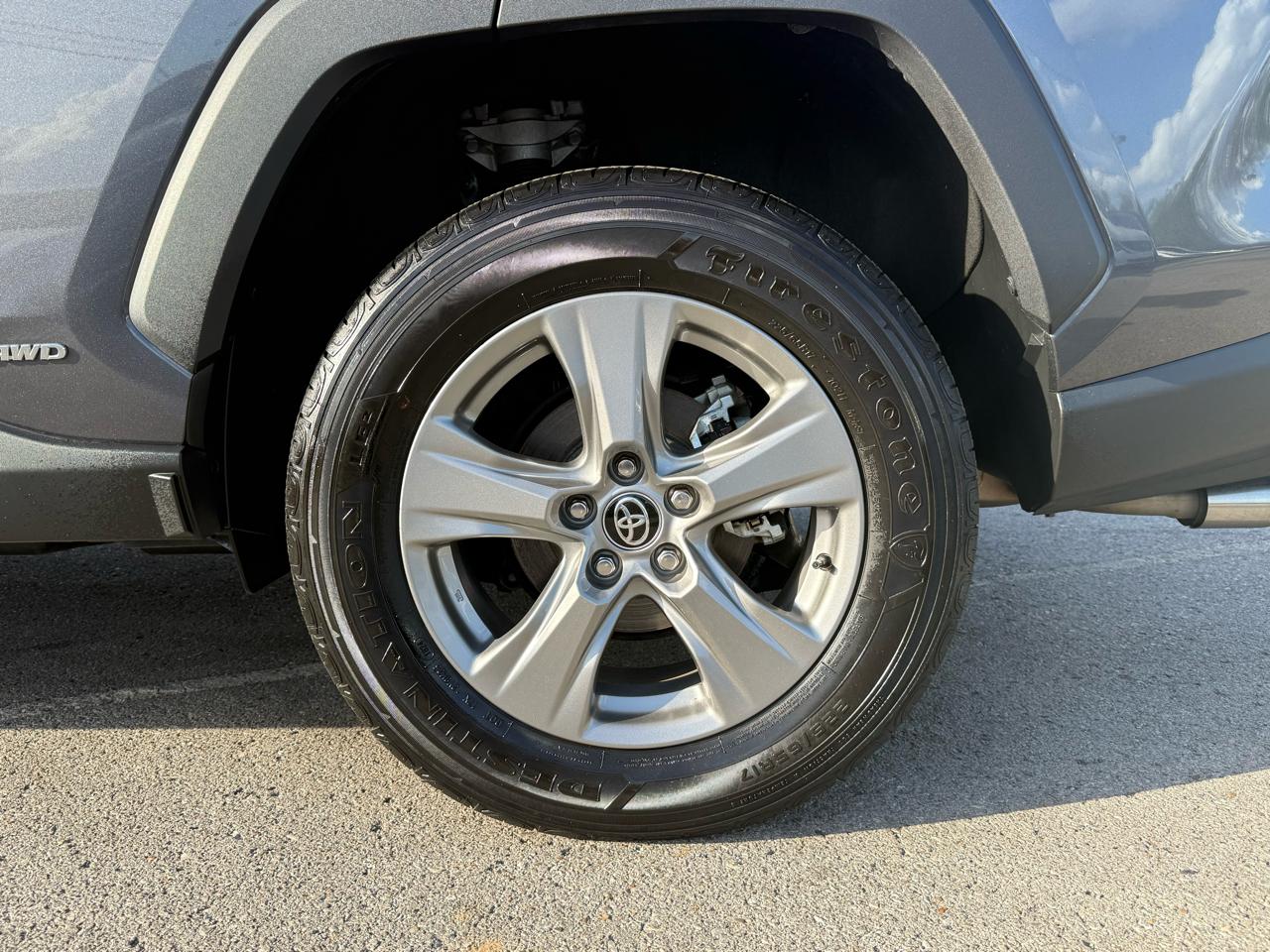 Toyota RAV4 Hybrid XLE 2024