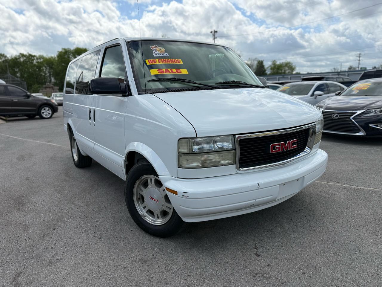 GMC Safari Passenger Van 2003