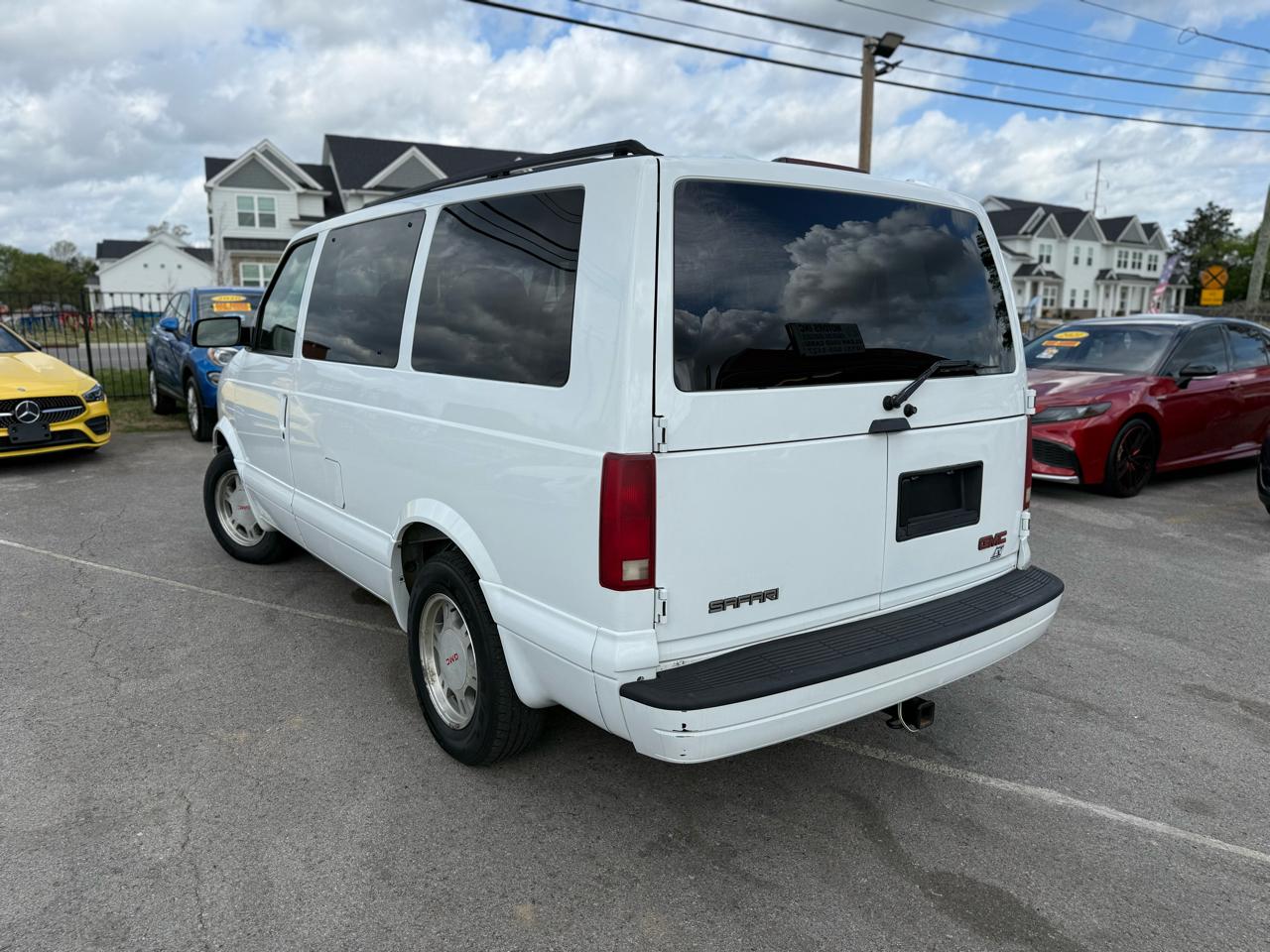 GMC Safari Passenger Van 2003