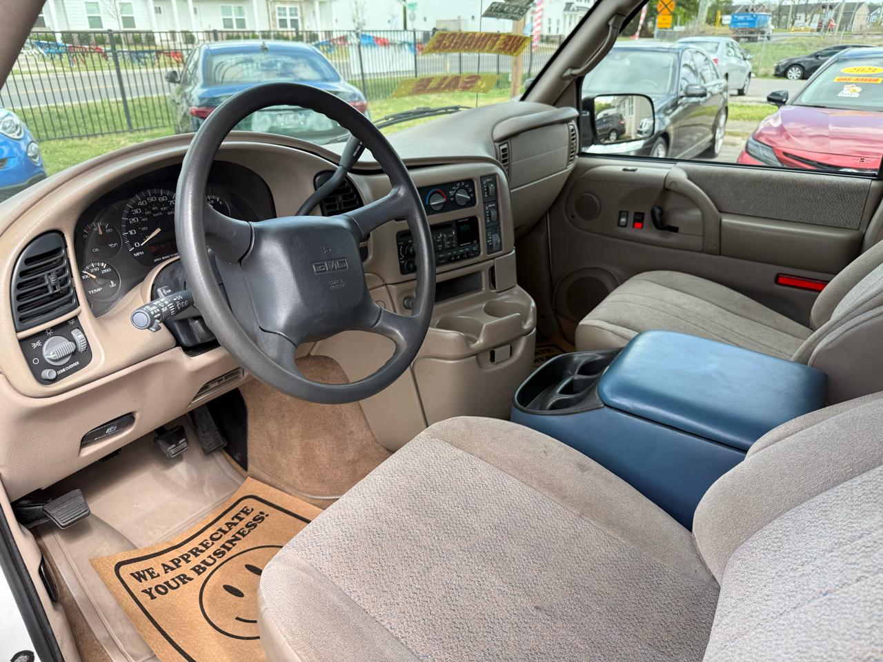 GMC Safari Passenger Van 2003