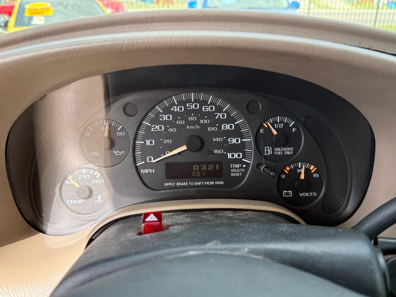 GMC Safari Passenger Van 2003