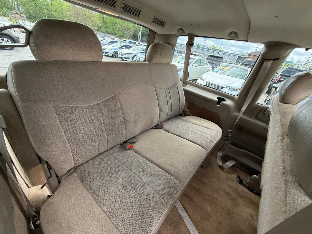 GMC Safari Passenger Van 2003