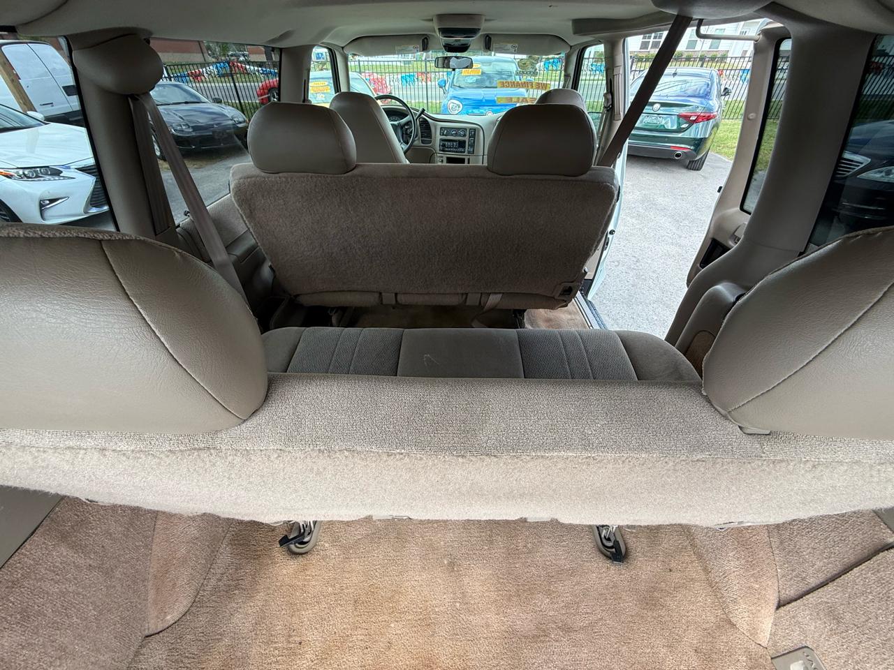 GMC Safari Passenger Van 2003