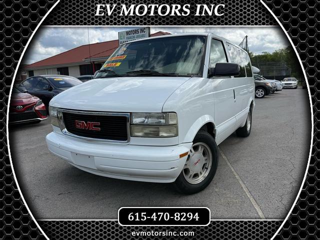 White 2003 GMC Safari Van