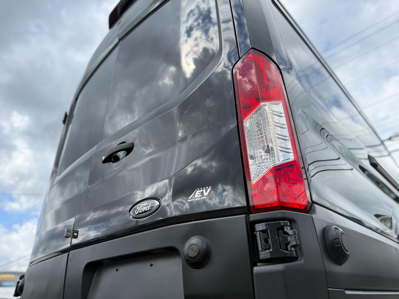 Ford Transit 250 Van High Roof w/Sliding Pass. 148-in. WB EL 2020