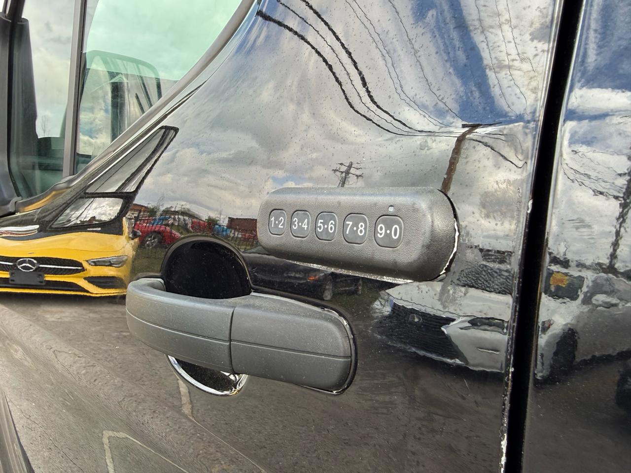 Ford Transit 250 Van High Roof w/Sliding Pass. 148-in. WB EL 2020