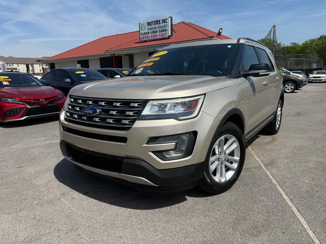 Gold 2017 Ford Explorer XLT SUV / Crossover Front-Wheel Drive