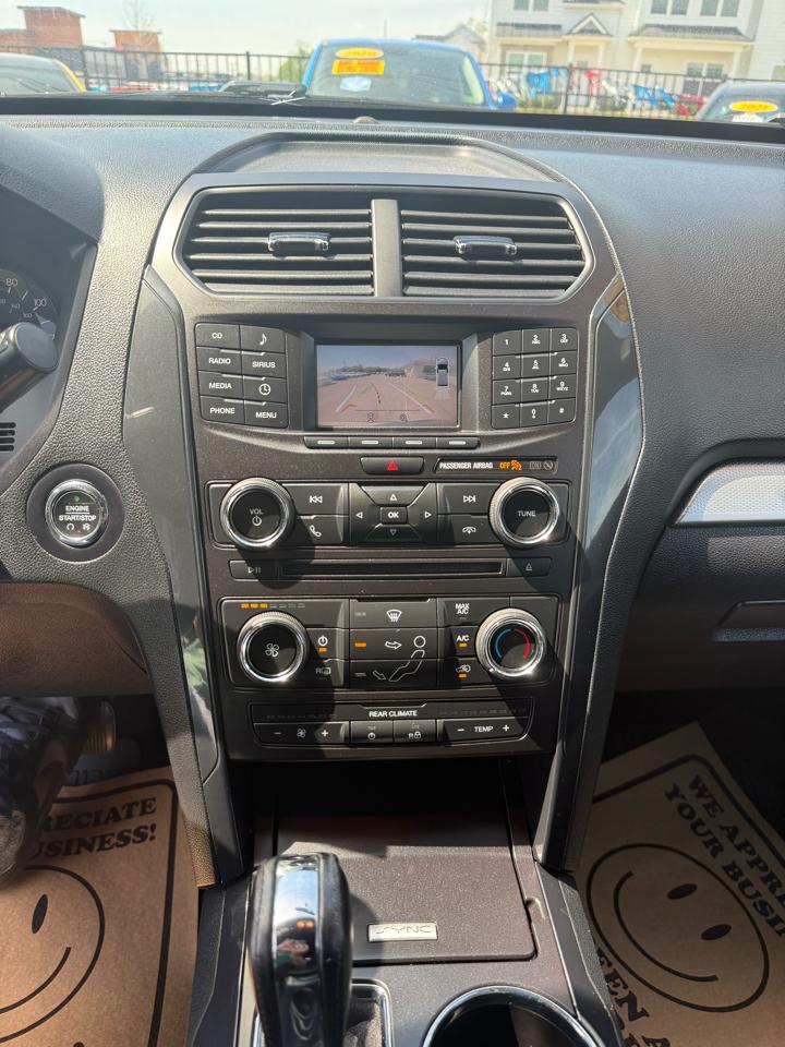 Ford Explorer 4dr XLT 2017