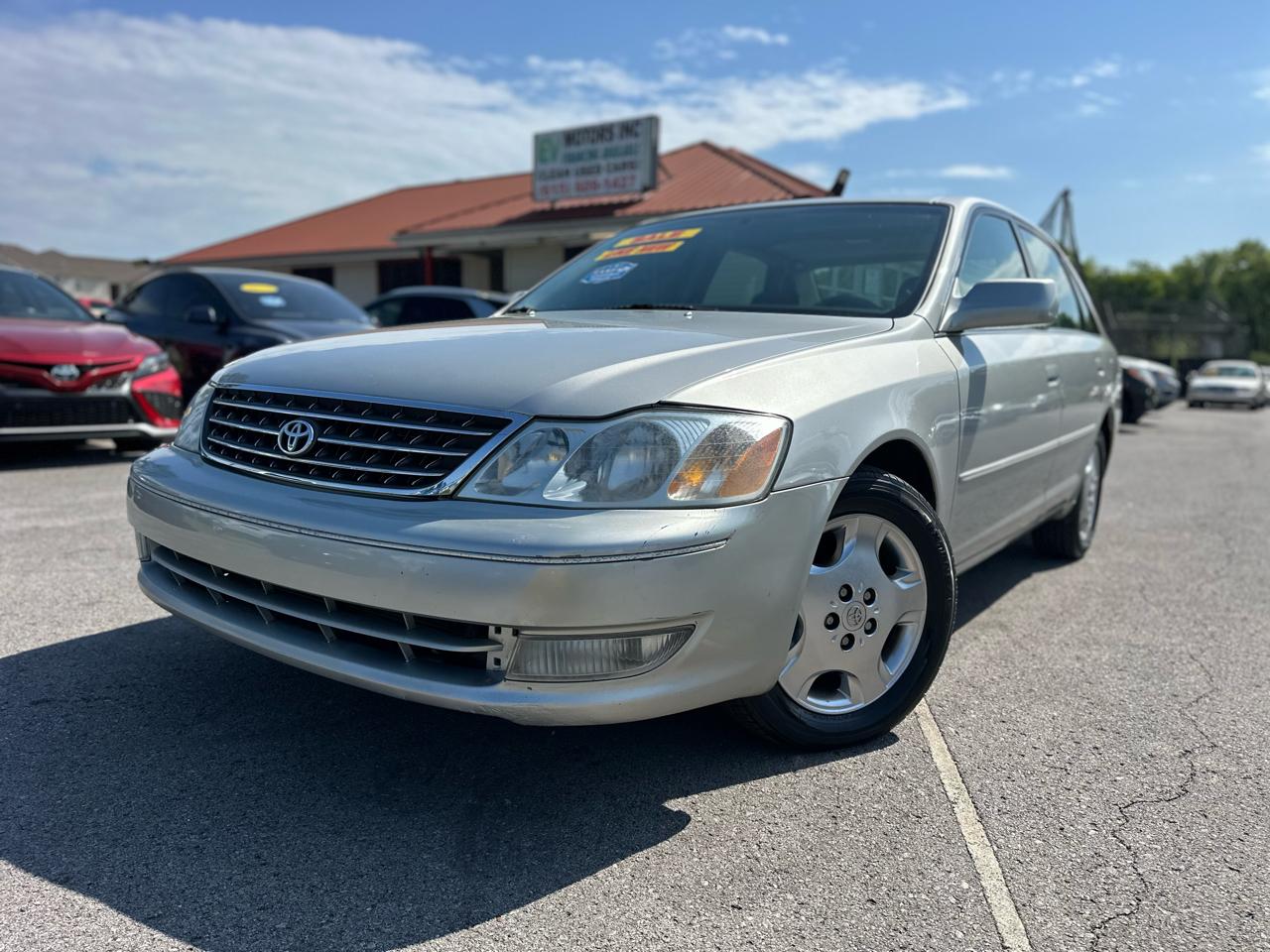 Toyota Avalon XL 2004