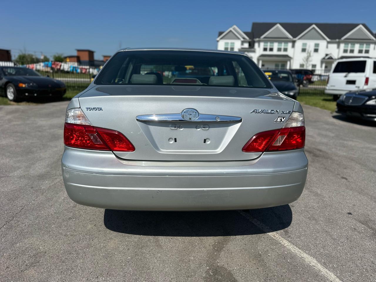 Toyota Avalon XL 2004