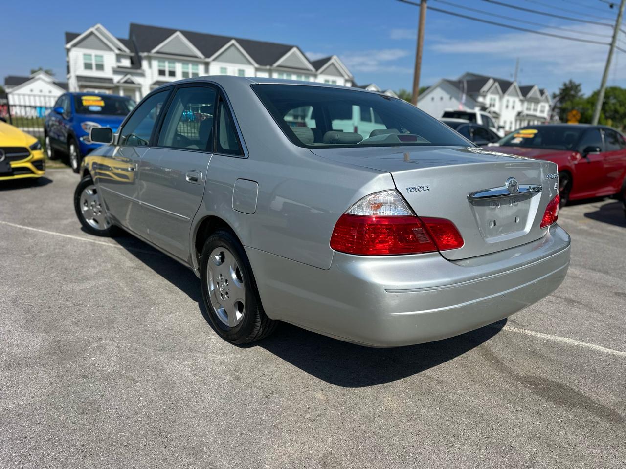 Toyota Avalon XL 2004