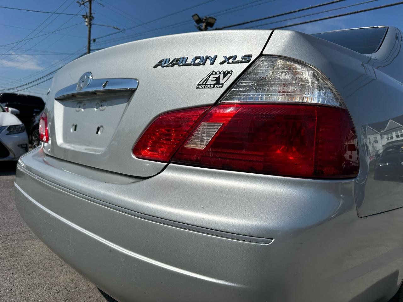 Toyota Avalon XL 2004