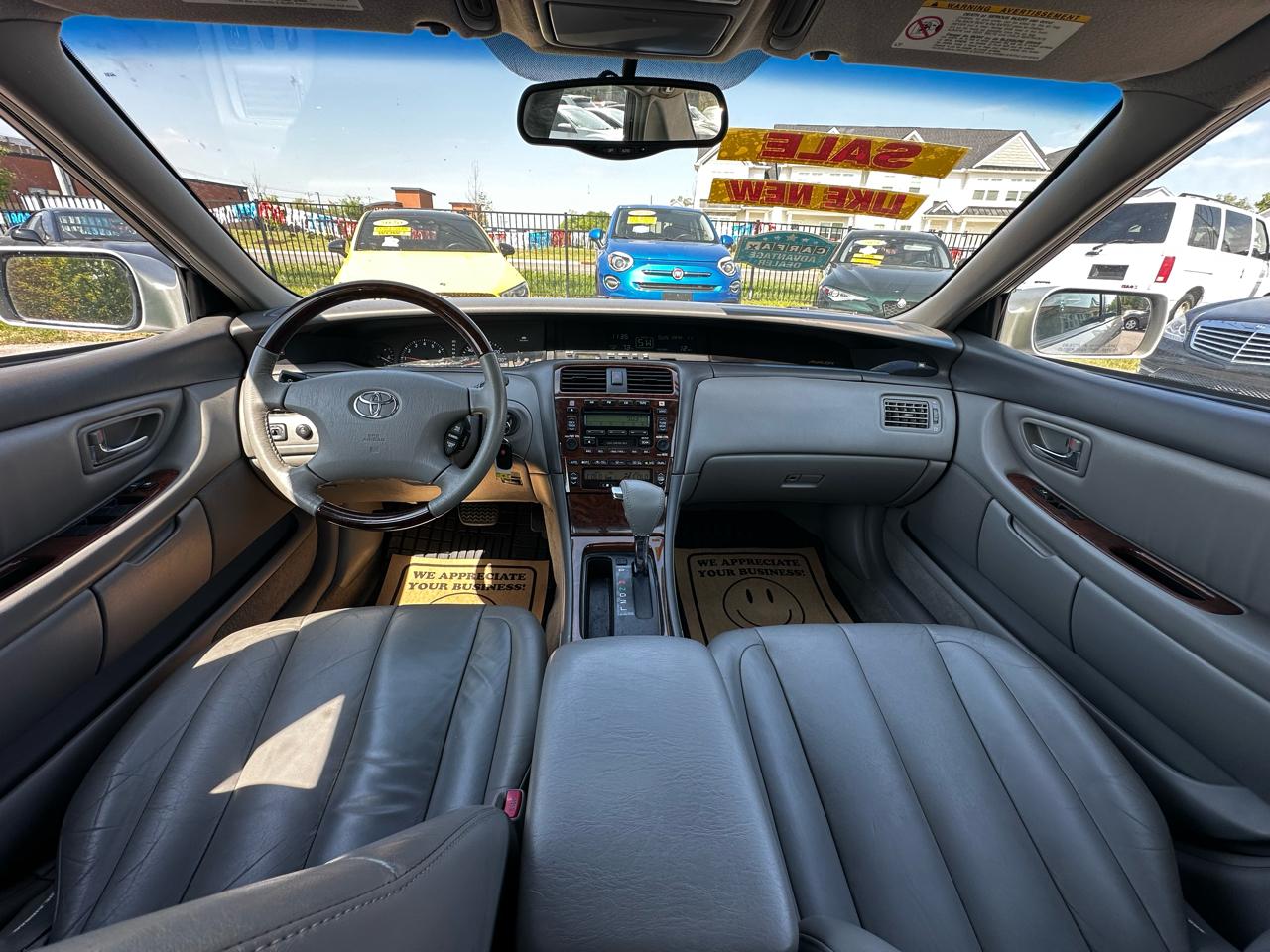 Toyota Avalon XL 2004