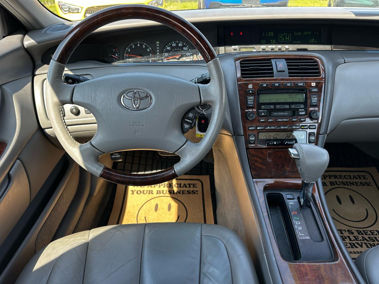 Toyota Avalon XL 2004