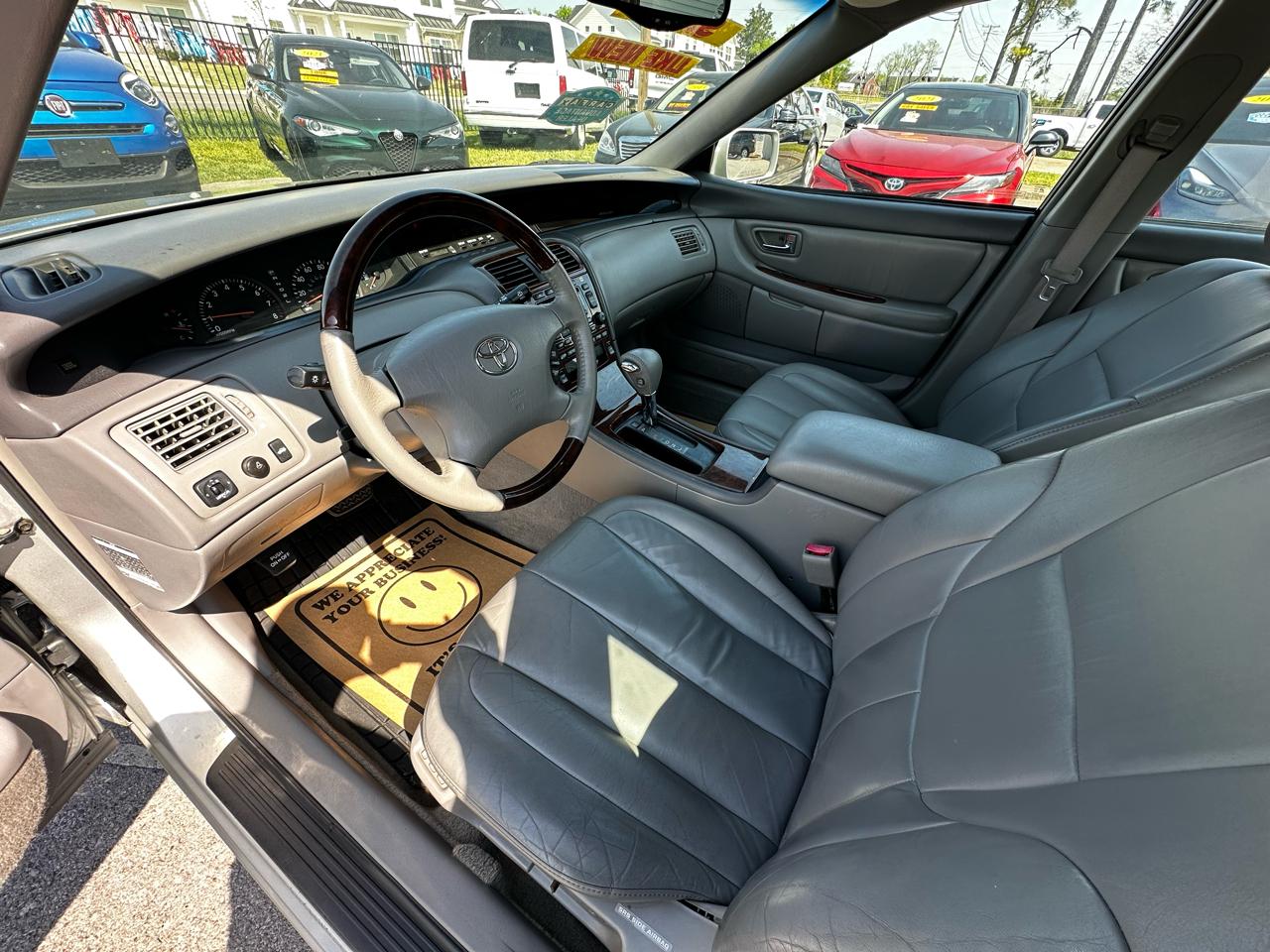 Toyota Avalon XL 2004