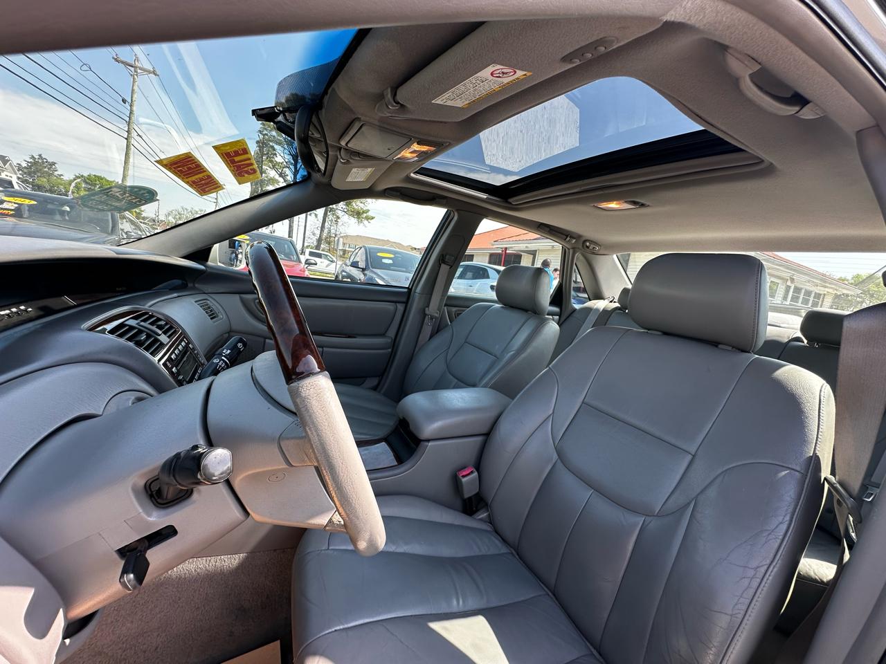 Toyota Avalon XL 2004