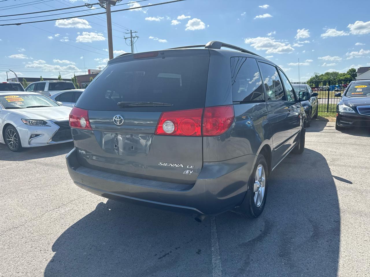 Toyota Sienna LE FWD 8-Passenger Seating 2008