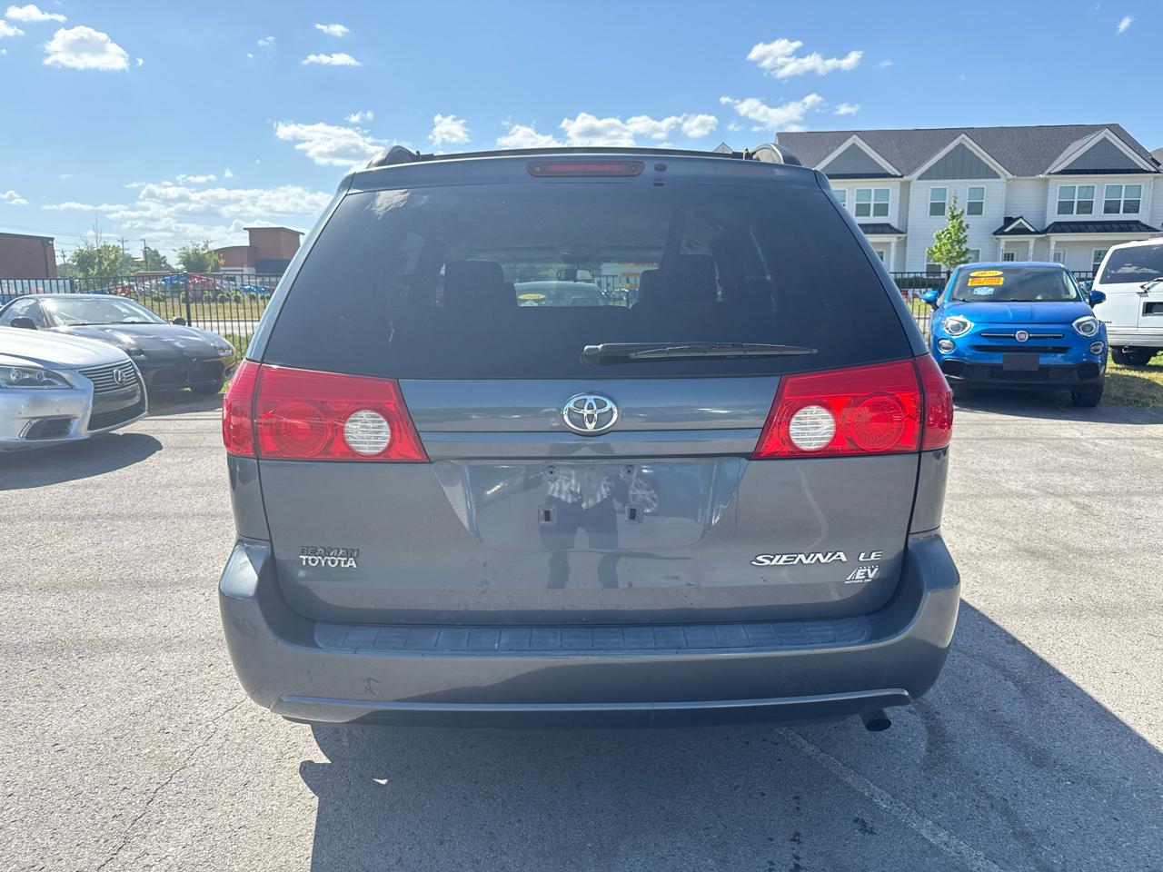 Toyota Sienna LE FWD 8-Passenger Seating 2008