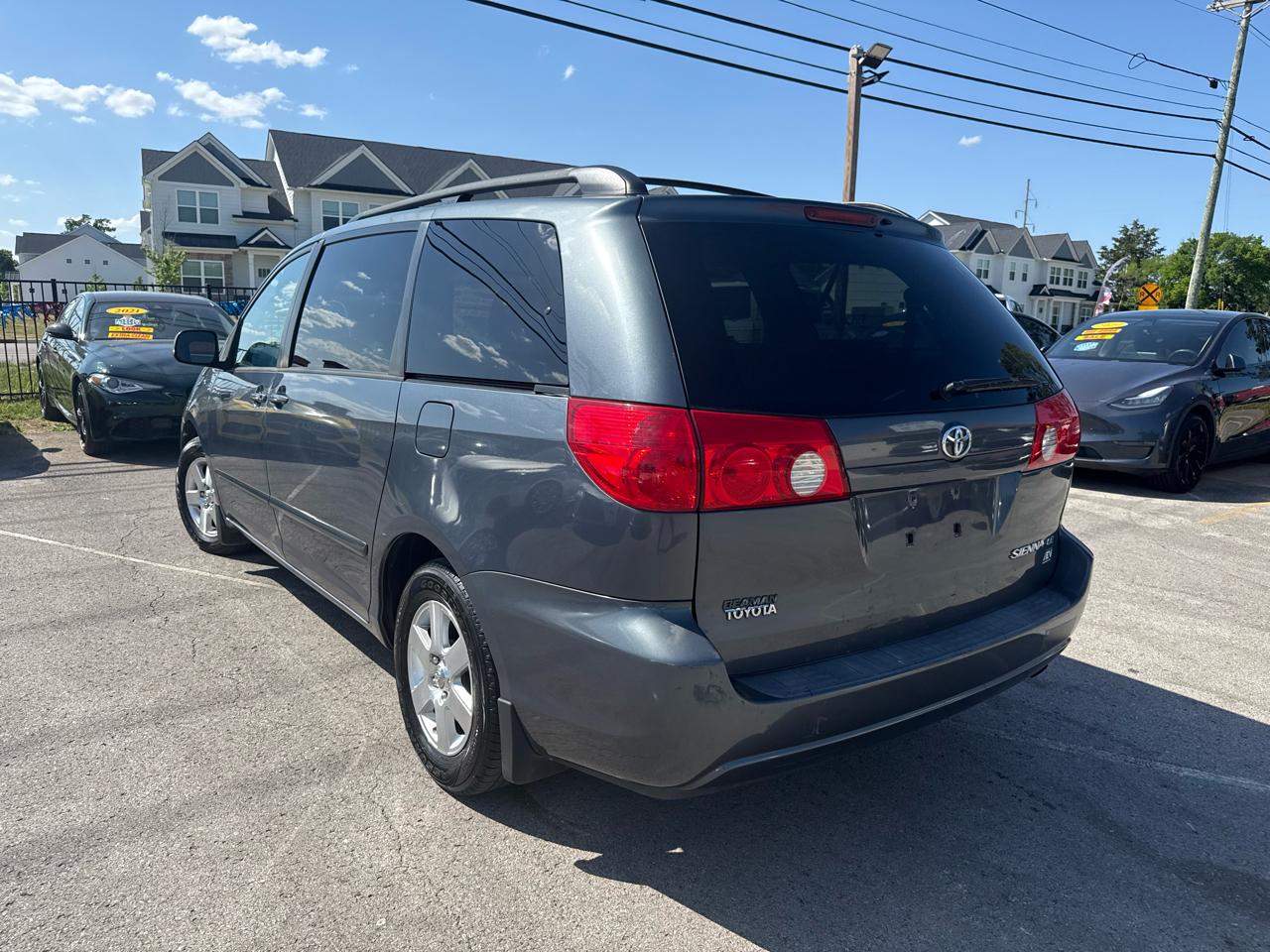 Toyota Sienna LE FWD 8-Passenger Seating 2008