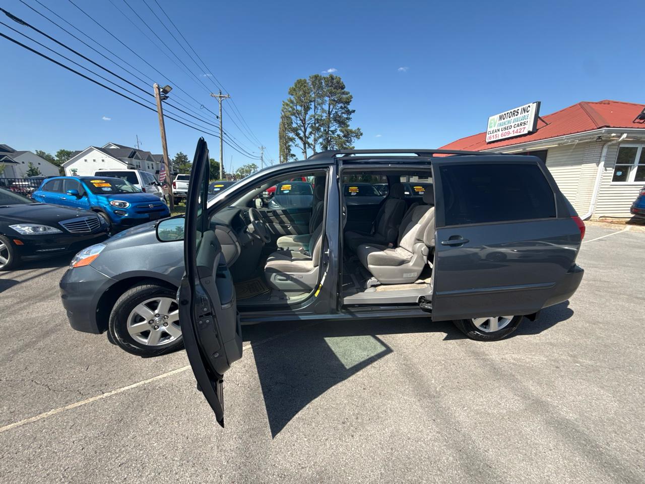 Toyota Sienna LE FWD 8-Passenger Seating 2008