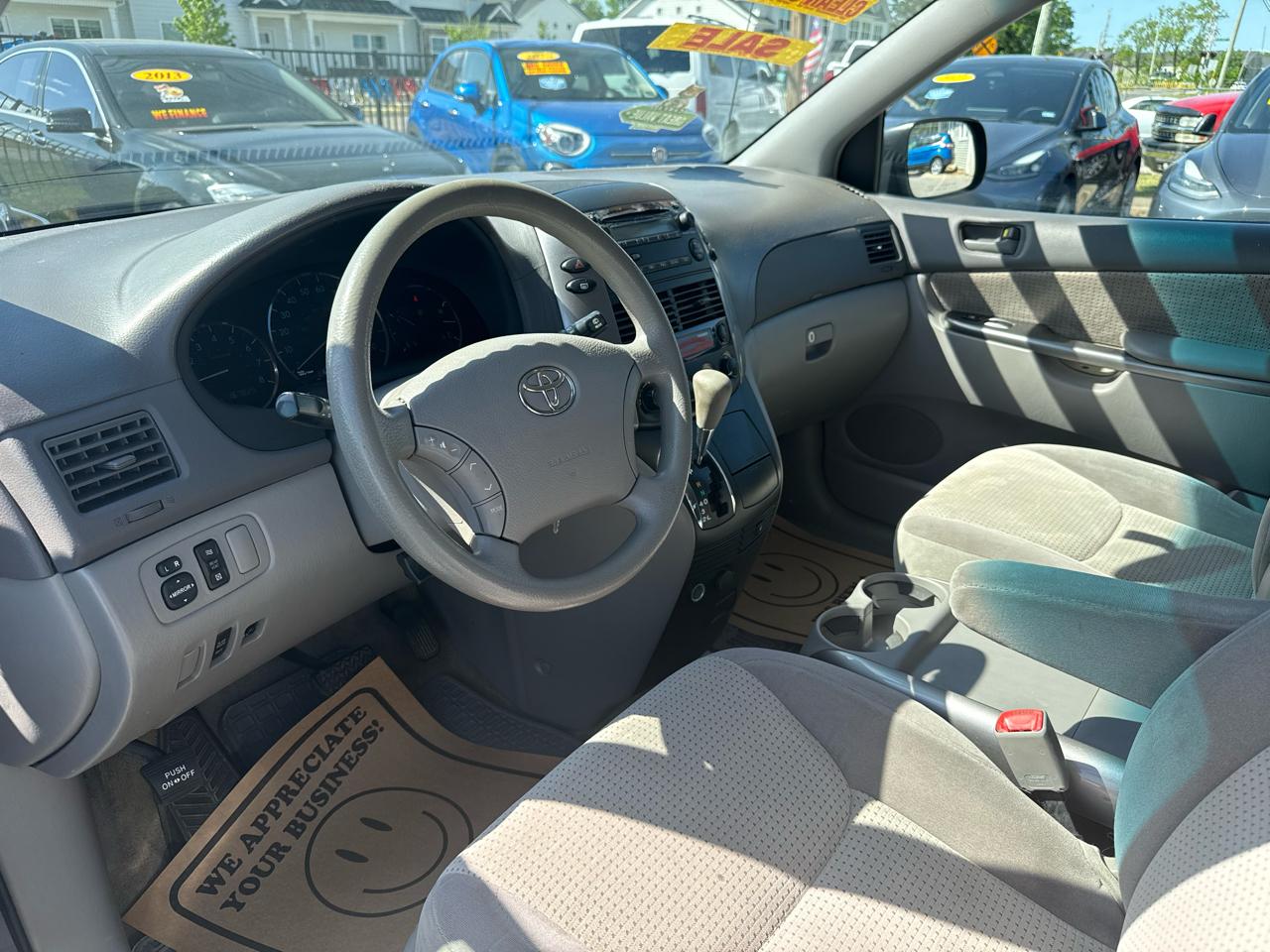 Toyota Sienna LE FWD 8-Passenger Seating 2008