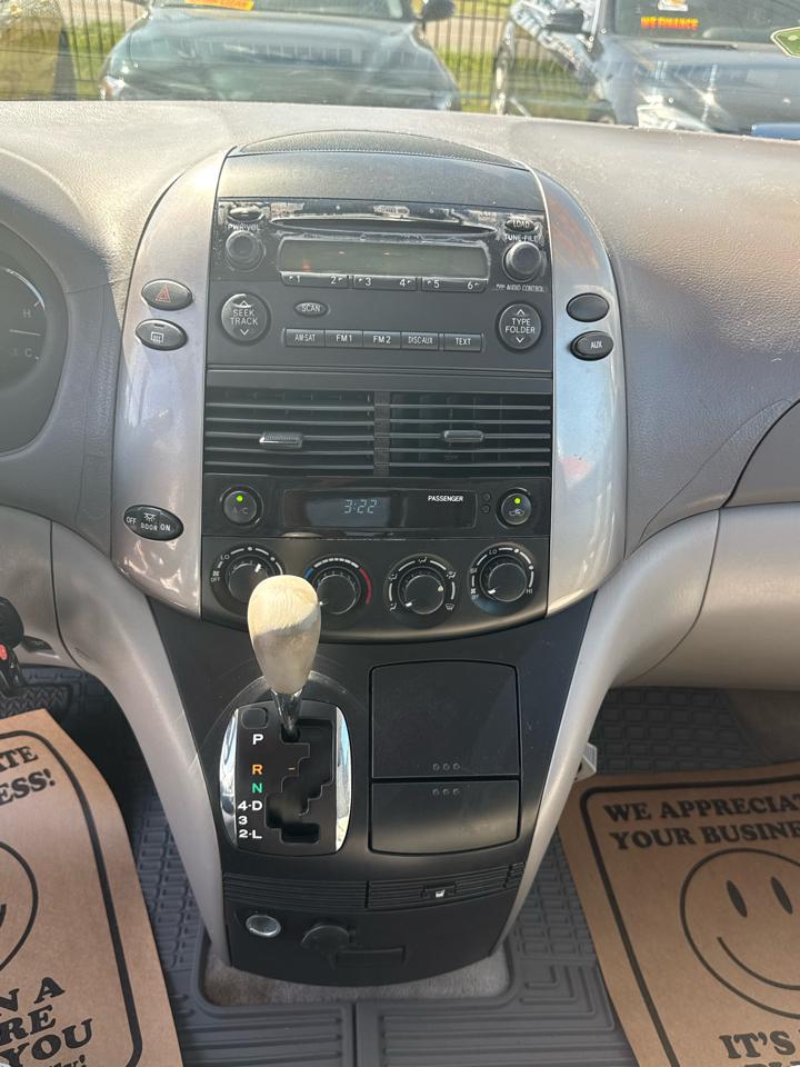 Toyota Sienna LE FWD 8-Passenger Seating 2008