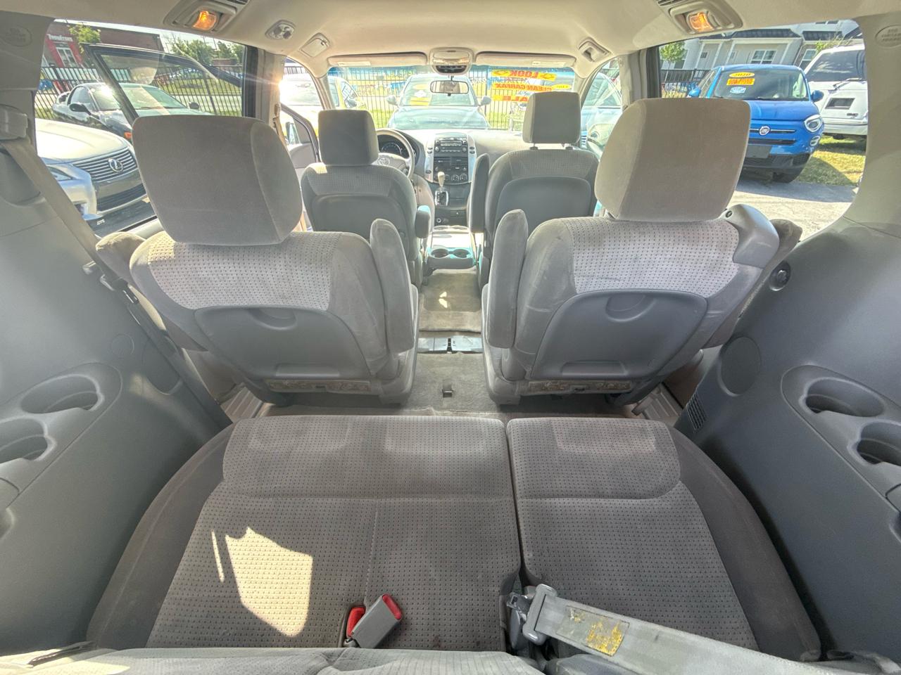 Toyota Sienna LE FWD 8-Passenger Seating 2008