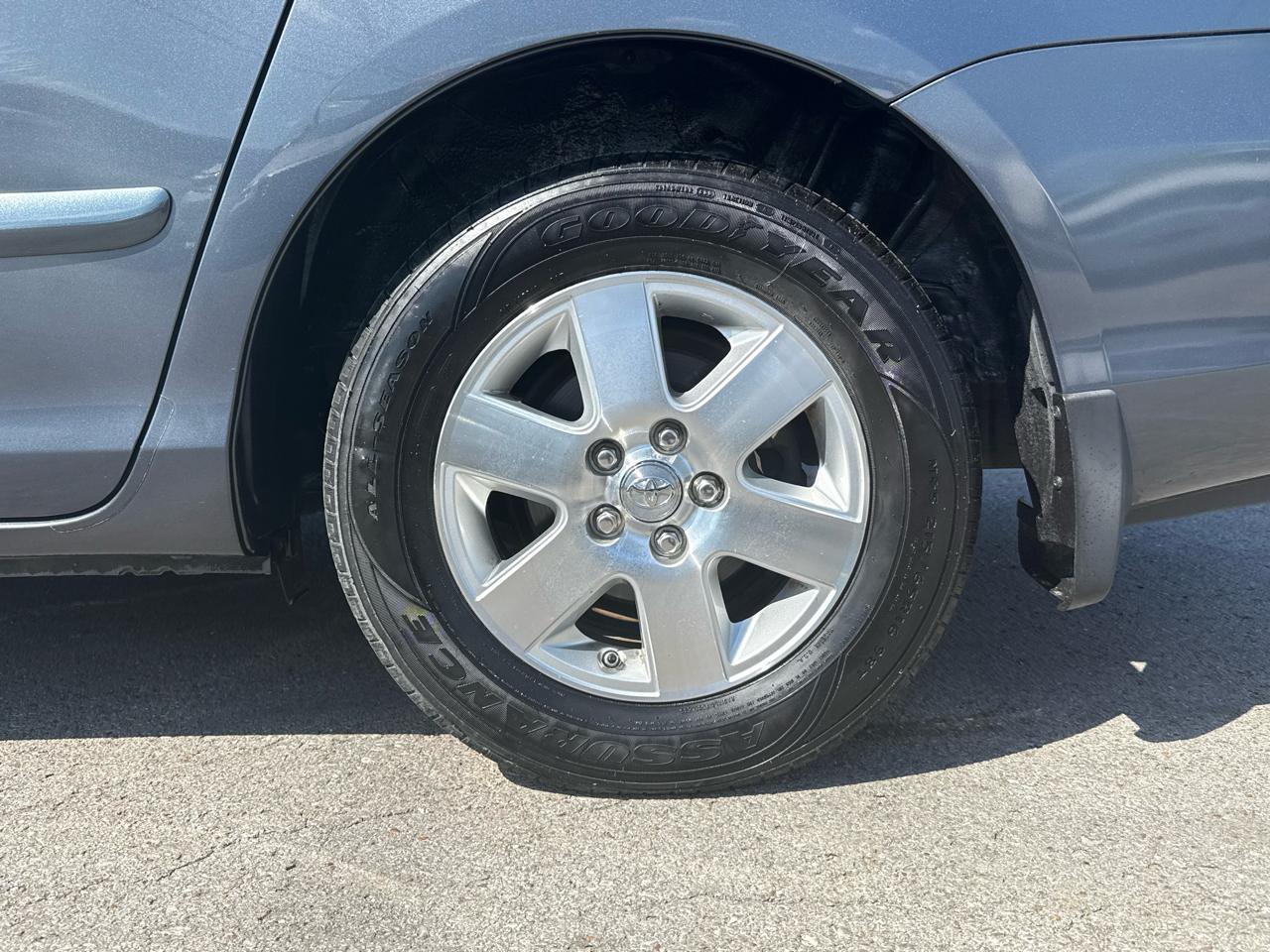 Toyota Sienna LE FWD 8-Passenger Seating 2008