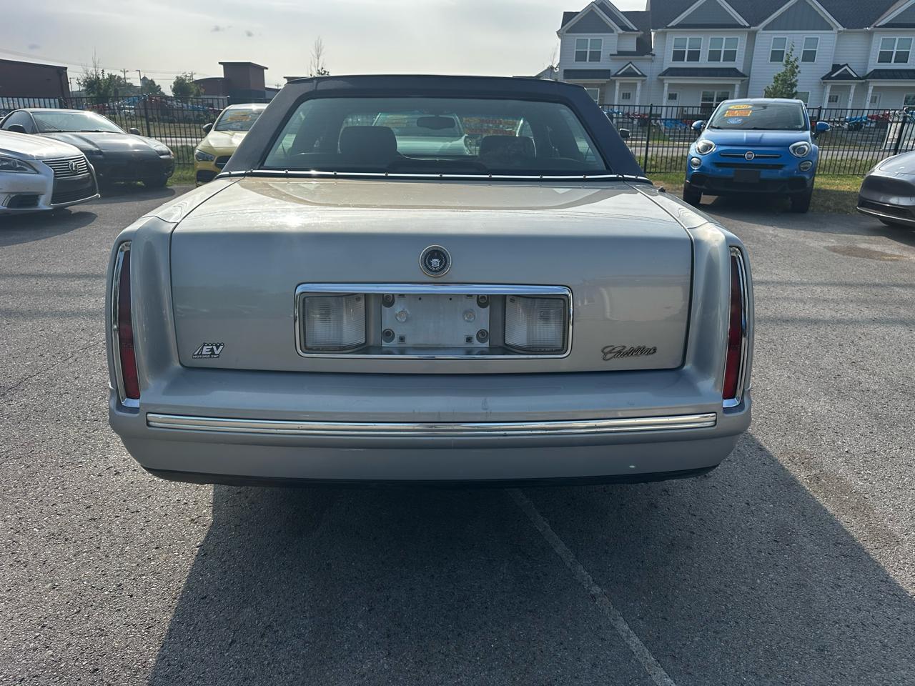 Cadillac DeVille Base 1998