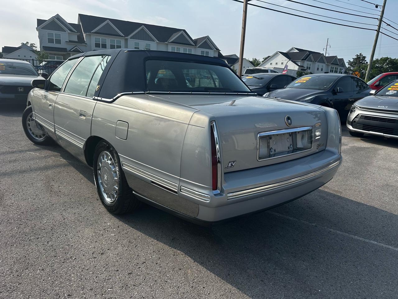 Cadillac DeVille Base 1998